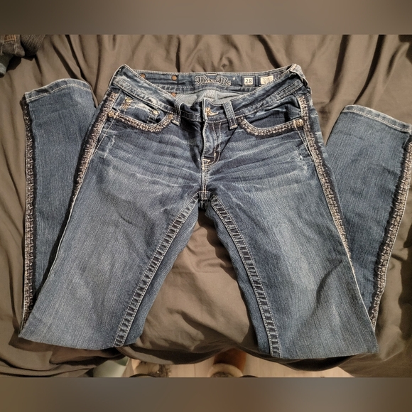Jeans and size 28 - Picture 2 of 2